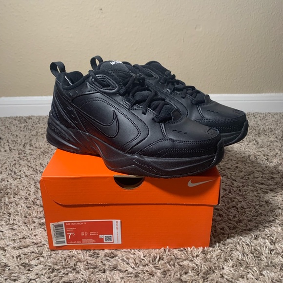 Men’s Nike Tennis Shoes Monarch IV - Picture 8 of 13